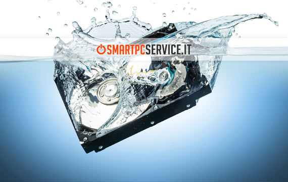 Danneggiamento circuiti interni entrati in contatto con liquidi - iMac / MacBook - Genova Danneggiamento circuiti interni entrati in contatto con liquidi - iMac / MacBook - Genova